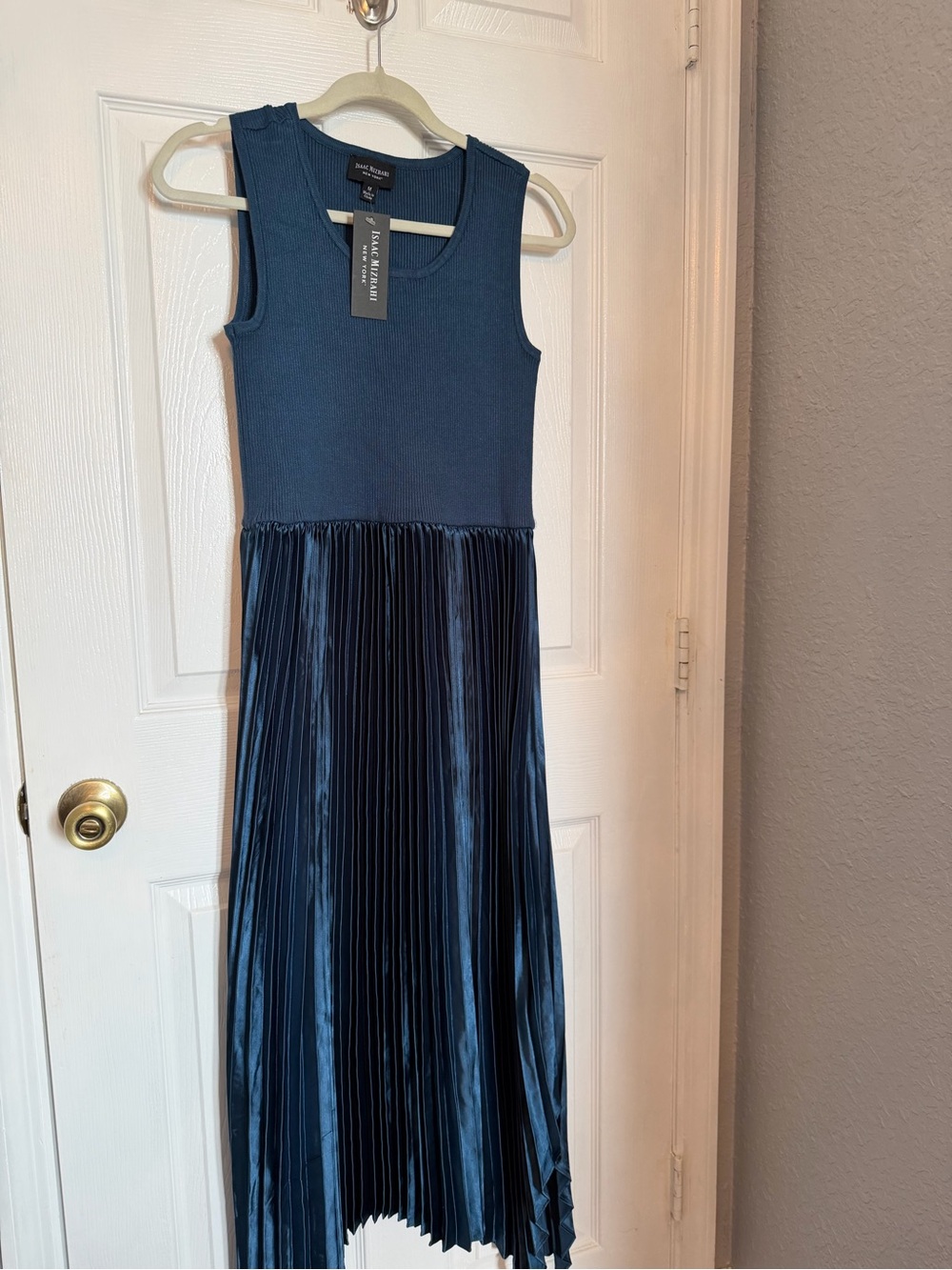 Isaac Mizrahi Navy Sleeveless Pleated Midi Dress
